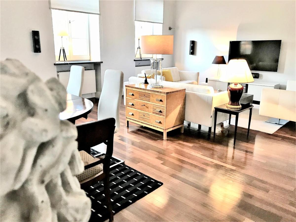 Mondrian Luxury Suites & Apartments Market Square IV Varşova Dış mekan fotoğraf