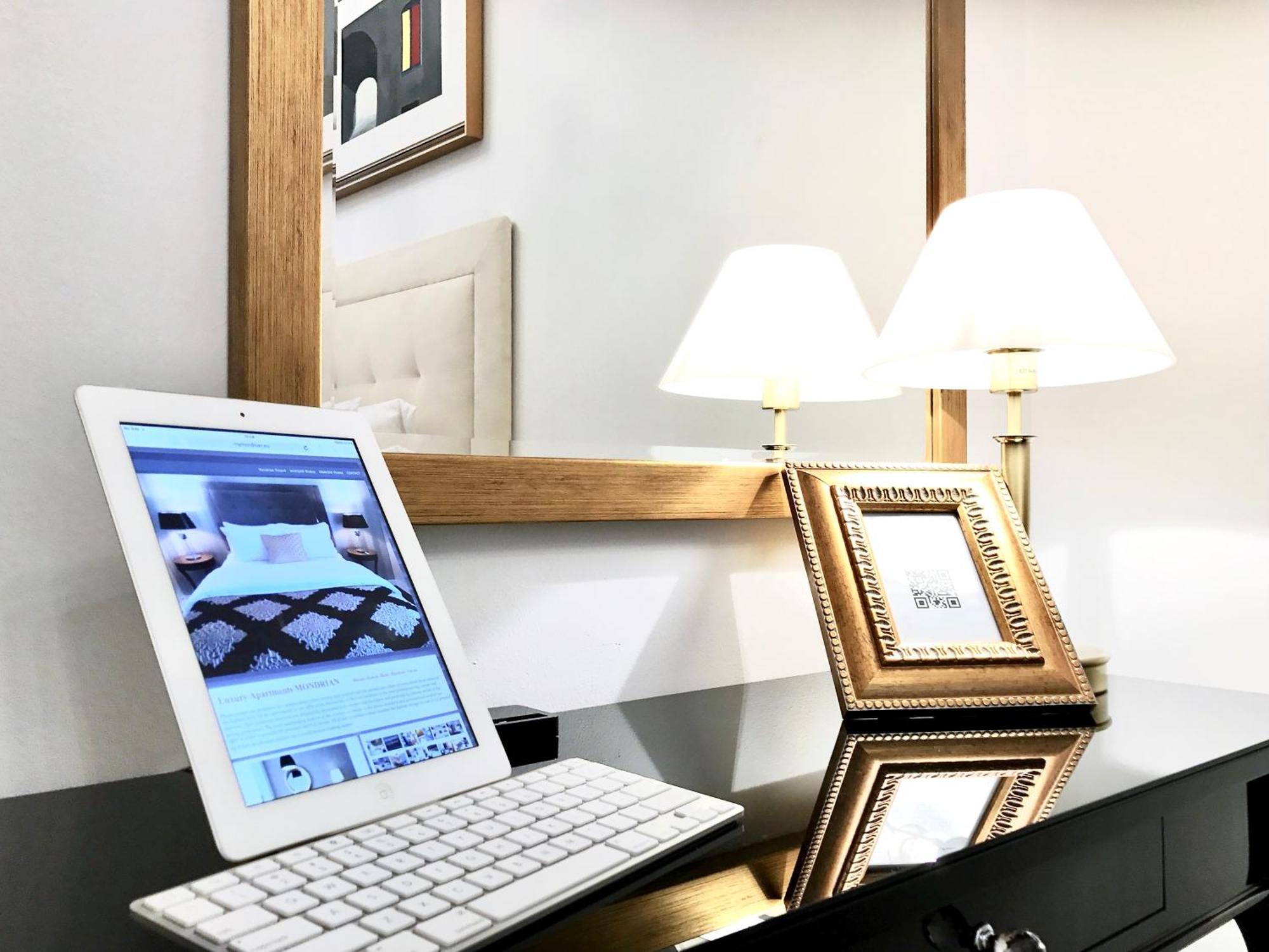 Mondrian Luxury Suites & Apartments Market Square IV Varşova Oda fotoğraf