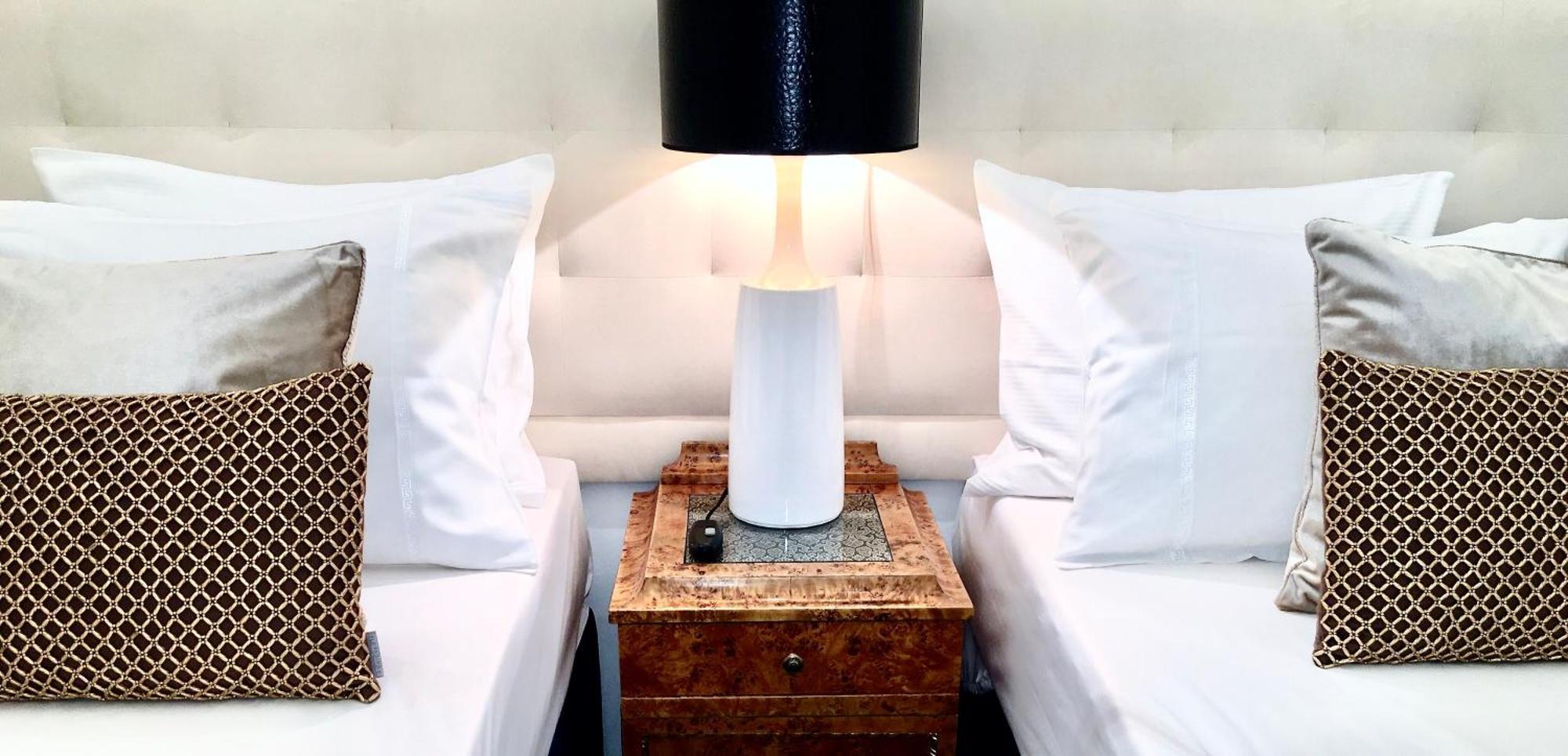 Mondrian Luxury Suites & Apartments Market Square IV Varşova Oda fotoğraf